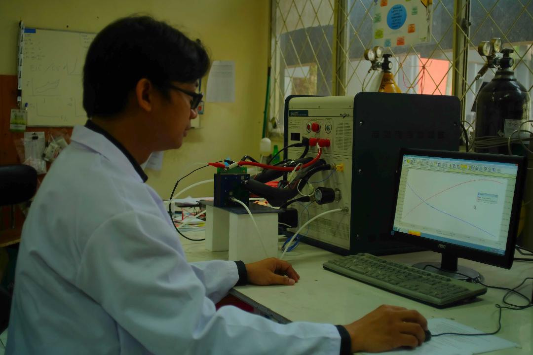 Pembimbingan Tugas Akhir (TA) Mahasiswa S3 di P2 Fisika - LIPI