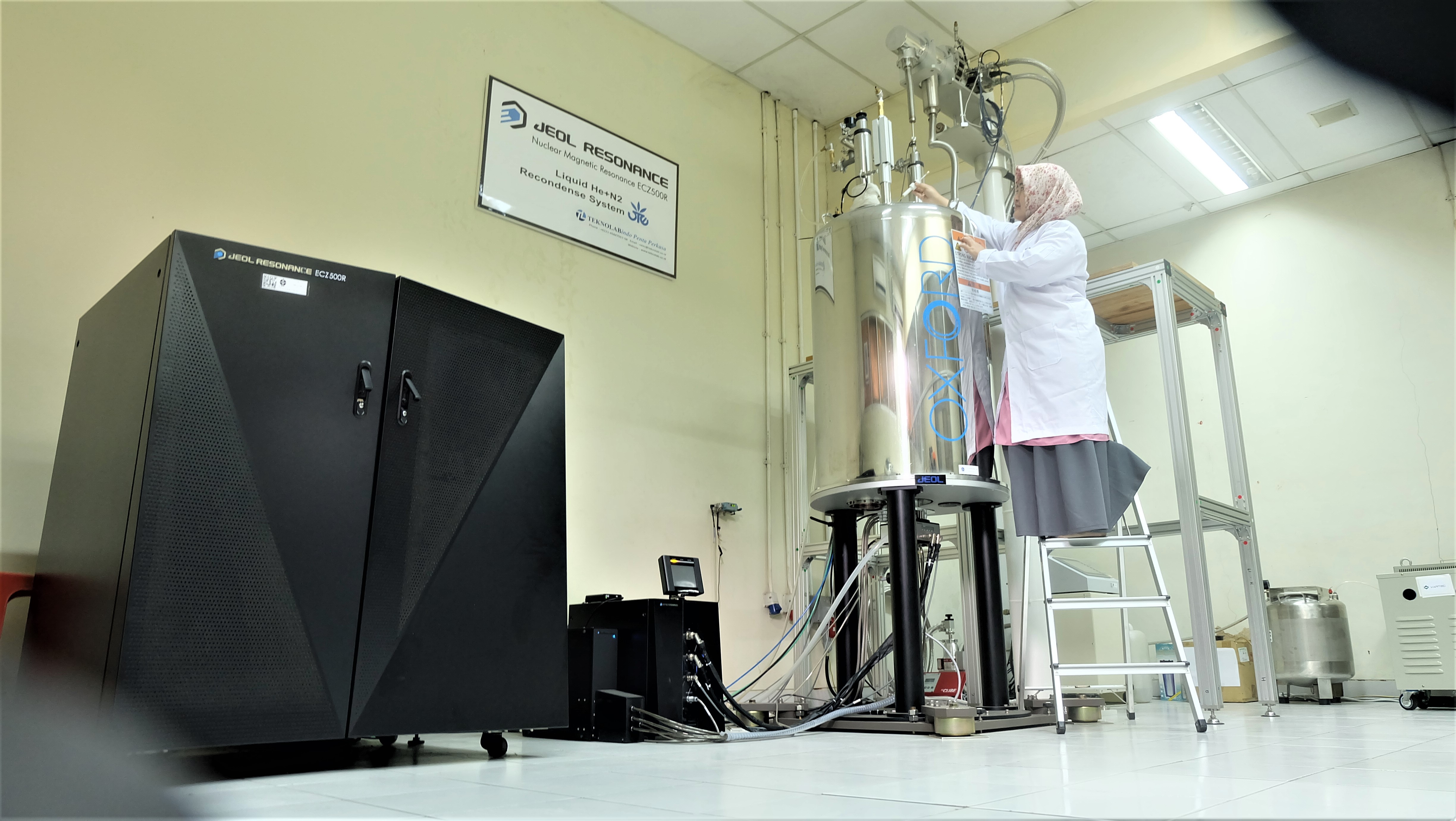 PRAKTEK KERJA LAPANGAN (PKL) MAHASISWA S1 DI P2 KIMIA - LIPI