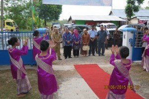 Kedatangan Kepala LIPI yang disambut dengan tarian Adat